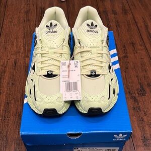 Adidas Women's Sneakers ASTIR in Neon Green/yellow and Black 7.5 women’s